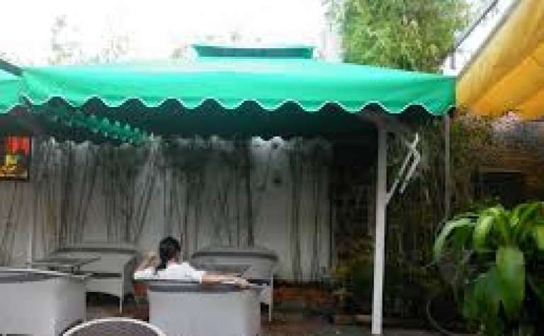 Dù che quán cafe